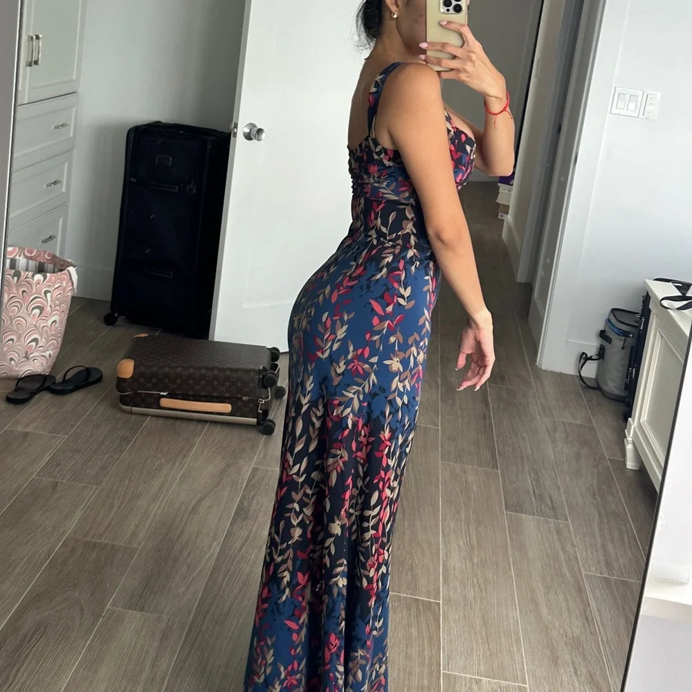 Summer dress - Picture 2 of 5